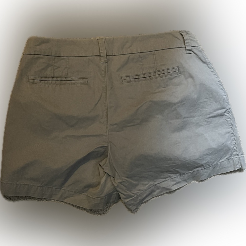 Old Navy women's shorts - grey color size 6 - EXCELLENT CONDITION